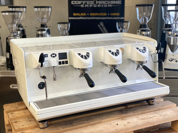 Victoria Arduino White Eagle Digit 3 Group Coffee Machine - Mother of Pearl White