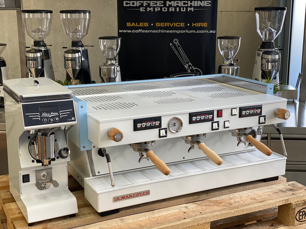 La Marzocco Linea Classic AV 3 Group & Victoria Arduino Mythos One Pac