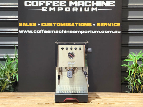 Gaggia Classic GT 1 Group Commercial Espresso Machine -  a landmark professional espresso machine that marks Gaggia's boldest step forward in over 85 years of Italian craftsmanship. As Gaggia's first-ever dual-boiler espresso machine, the Classic GT is an Italian-made, commercial-grade prosumer built with an impressive suite of features including automated and manual 3g/second low-flow pre-infusion, volumetric shot programming, and a rapid 5-minute heat-up time.