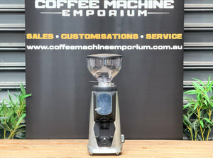Grind with confidence and precision using the Fiorenzato All Ground Sense Coffee Grinder in Chrome - a premium, grind-by-weight home and prosumer grinder engineered for espresso enthusiasts, specialty coffee lovers, and home baristas who demand café-level accuracy in every dose.