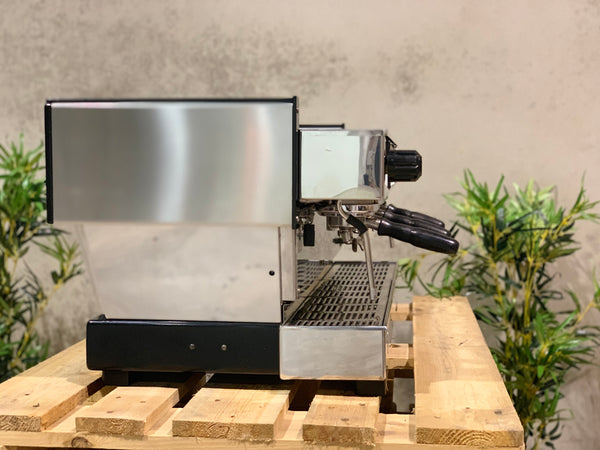 La Marzocco Linea Classic AV 3 Group Coffee Machine - Stainless