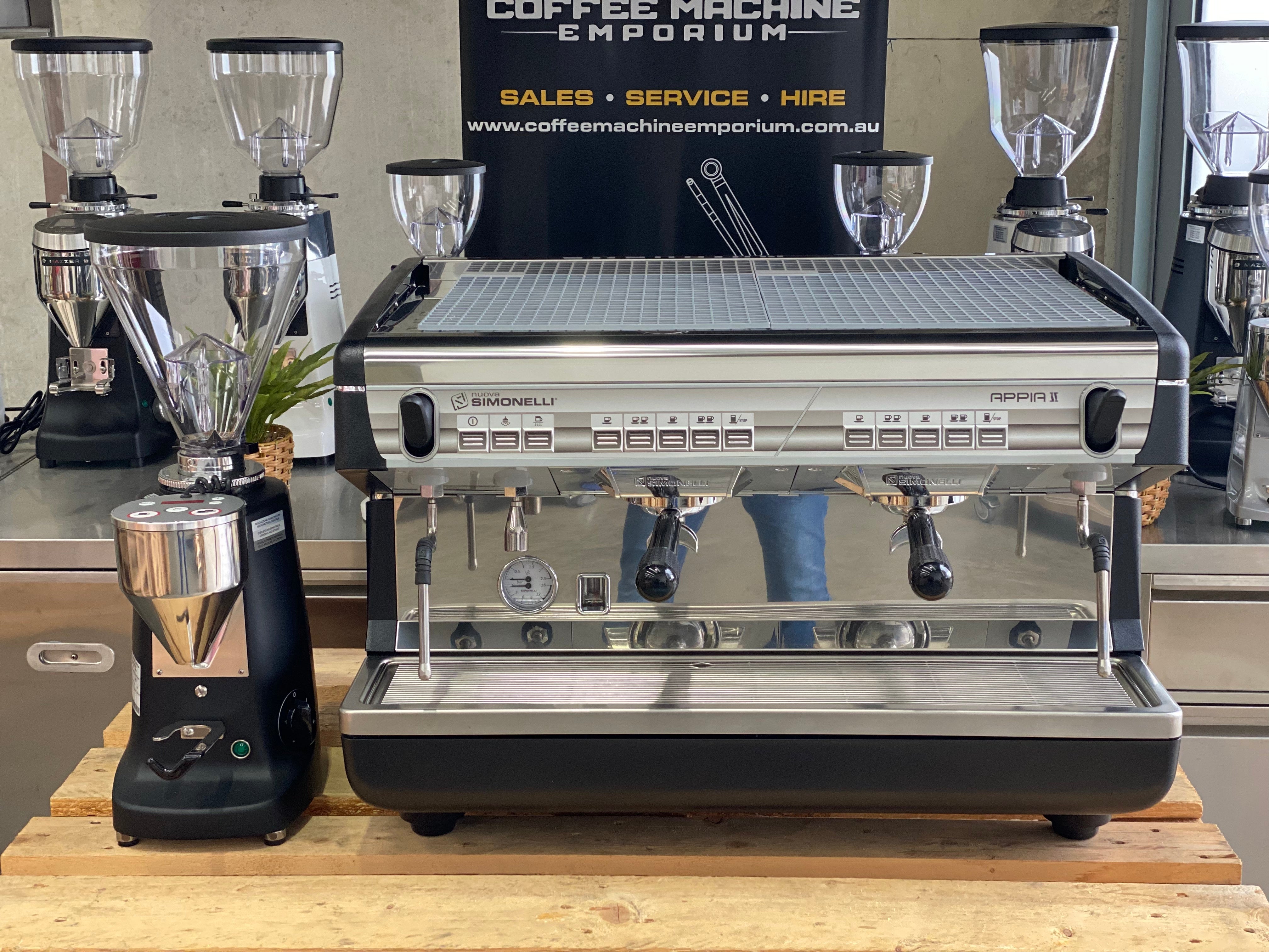 Demo Nuova Simonelli Appia II & Mazzer Super Jolly E Package