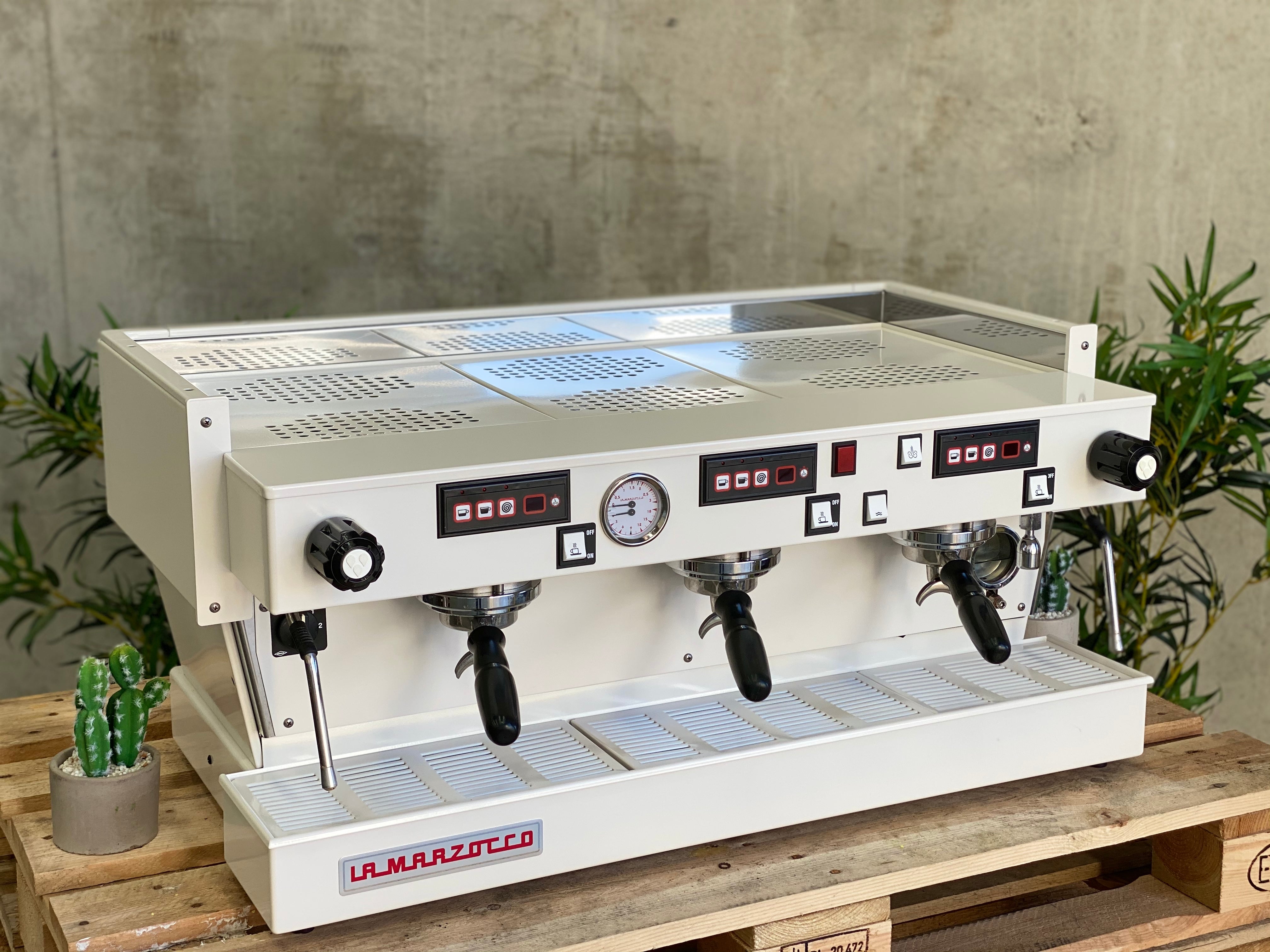 La Marzocco Linea Classic AV 3 Group Coffee Machine - Mother of Pearl